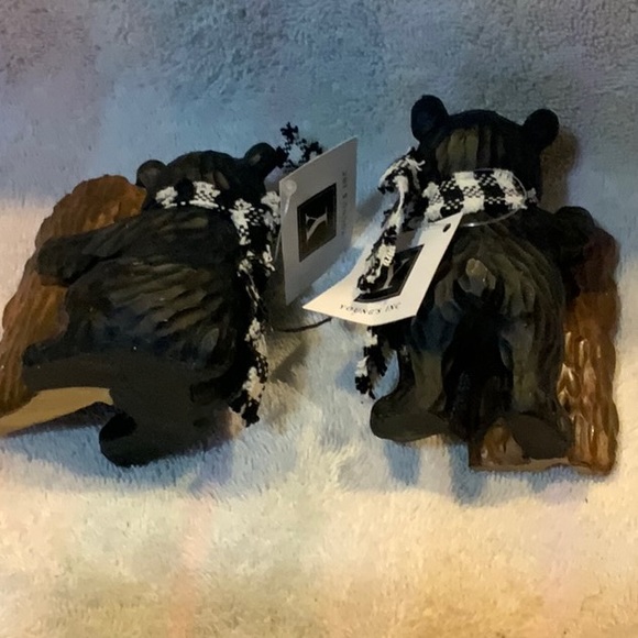 NWT Young’s Set of two resin, mini bear with buffalo plaid scarves holdi… - Picture 3 of 6